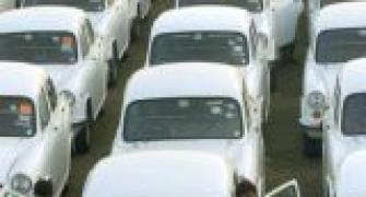 Hindustan Motors hands out pink slips to managerial staff