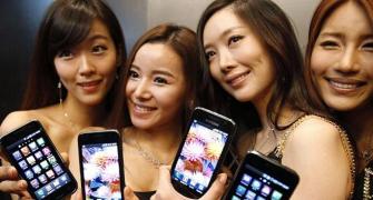 Samsung leads India mobile phone market, but losing grip