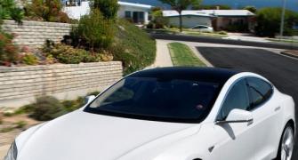 Tesla's new Model S is insanely fast, has 'autopilot' mode