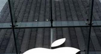 Apple set to unveil smartwatch, bigger iPhone