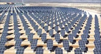 Govt to kickstart its 100,000-MW solar energy plan soon