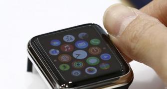 Software developers try on Apple watch, see more apps coming