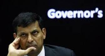 Rajan defends status quo, says more easing tied to fiscal data