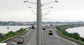 Gadkari sets ambitious target for building National Highways