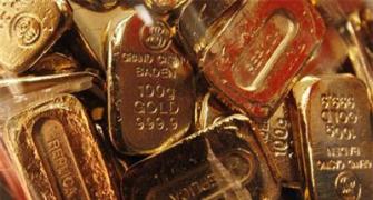 Customers hope for windfall, put off selling old gold