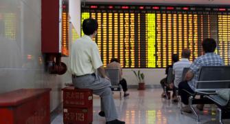 China stocks tumble, suffer biggest one-day loss in 8 years