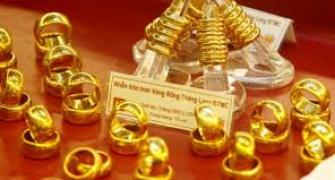 RBI tightens gold import, drops move subsequently