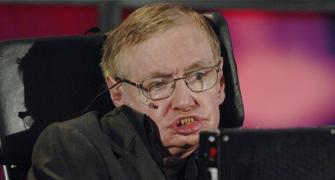 Physicist Stephen Hawking to trademark his name