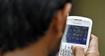 'Spectrum payment to push up telcos' debt to Rs 3.5 lakh cr'