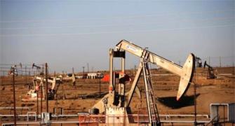 India to sell small oil, gas fields to private companies