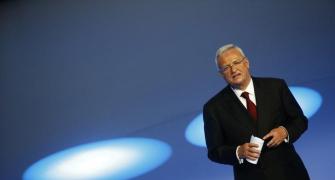 Volkswagen could use bank-style clawback of CEO pay