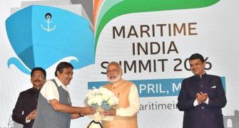 PM pitches for Rs 1 lakh cr investment for port development