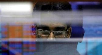 Markets end first trading session of 2016 on a tepid note