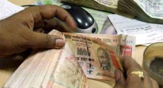 Govt tells banks to report deposits above Rs 2.5 lakh