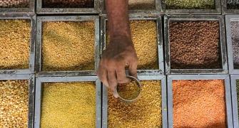 High food prices pose challenge to India's inflation target