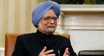 Manmohan to skip Prez's banquet in Trump's honour