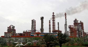 Rs 86,000-cr Essar Oil-Rosneft deal cleared