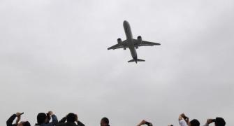 Flights full, airlines start restoring pilots' pay cut