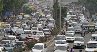 Lok Sabha passes Motor Vehicles Amendment bill