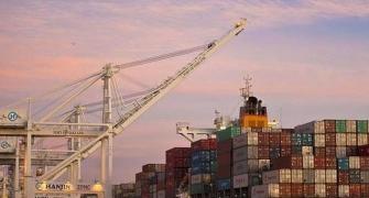 Exports rise to record high of $418 bn in FY22