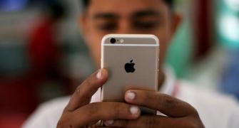 Apple creates record, sells 800,000 iPhones in India