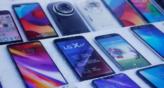 LG to shut mobile phone business worldwide
