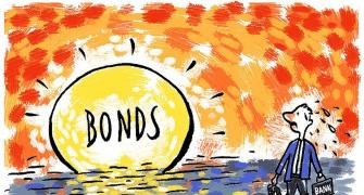 Bond yields hitting 7.5%: How should you invest?