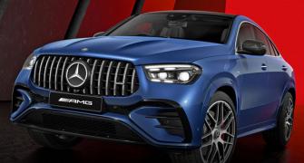 Nearly one in two luxury cars sold in Q4 was a Merc