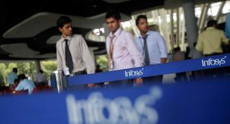 Infosys Plans To Hire 20,000 Freshers