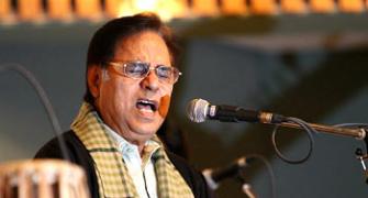 Jagjit Singh's ghazals hold Kashmir captive