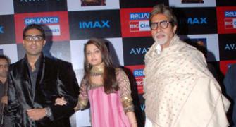 Bachchans check out Avatar