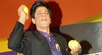 SRK plays ball while Hrithik-KJo bond