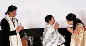Shah Rukh Khan bonds with Mamata Banerjee