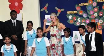 PIX:Paris Hilton visits orphanage, Siddhivinayak in Mumbai