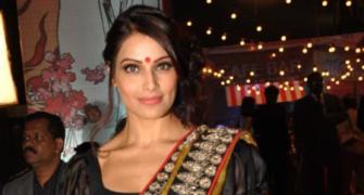 PIX:  Bipasha Basu's Top 10 Sari Moments