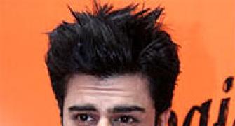Chat with Mickey Virus actor Manish Paul, RIGHT HERE!
