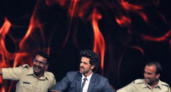 PIX: Hrithik, Shah Rukh, Sonakshi dazzle at Mumbai Police show