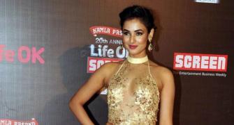 Sonal, Deepika, Konkona: Bollywood's SEXIEST girls in gold
