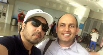 Spotted: Mika Singh at Dallas airport