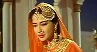 Quiz: Who romanced Meena Kumari in Pakeezah?
