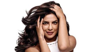 Is Priyanka sexier than Deepika? VOTE!