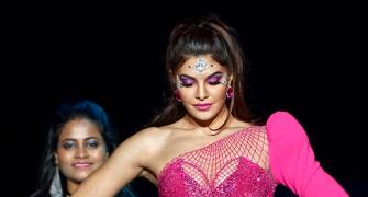 PIX: Jacqueline, Katrina, Sonakshi on Salman's Dabangg tour
