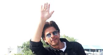 What was Shah Rukh doing at Bandra station?