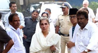 Scenes from Dimple Kapadia's mother's funeral