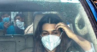 Kriti, Shraddha at Sushant's funeral