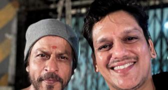 Vijay's Darlings Moment With Shah Rukh