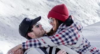 Priyanka-Nick Get Romantic In The Snow