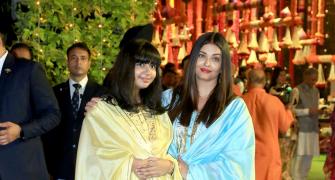 Aishwarya-Aaradhya At Ambani Ganpati