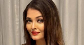 Aishwarya, Shah Rukh Dazzle At IIFA