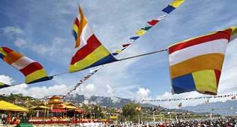 Arunachal bars media from covering Dalai visit